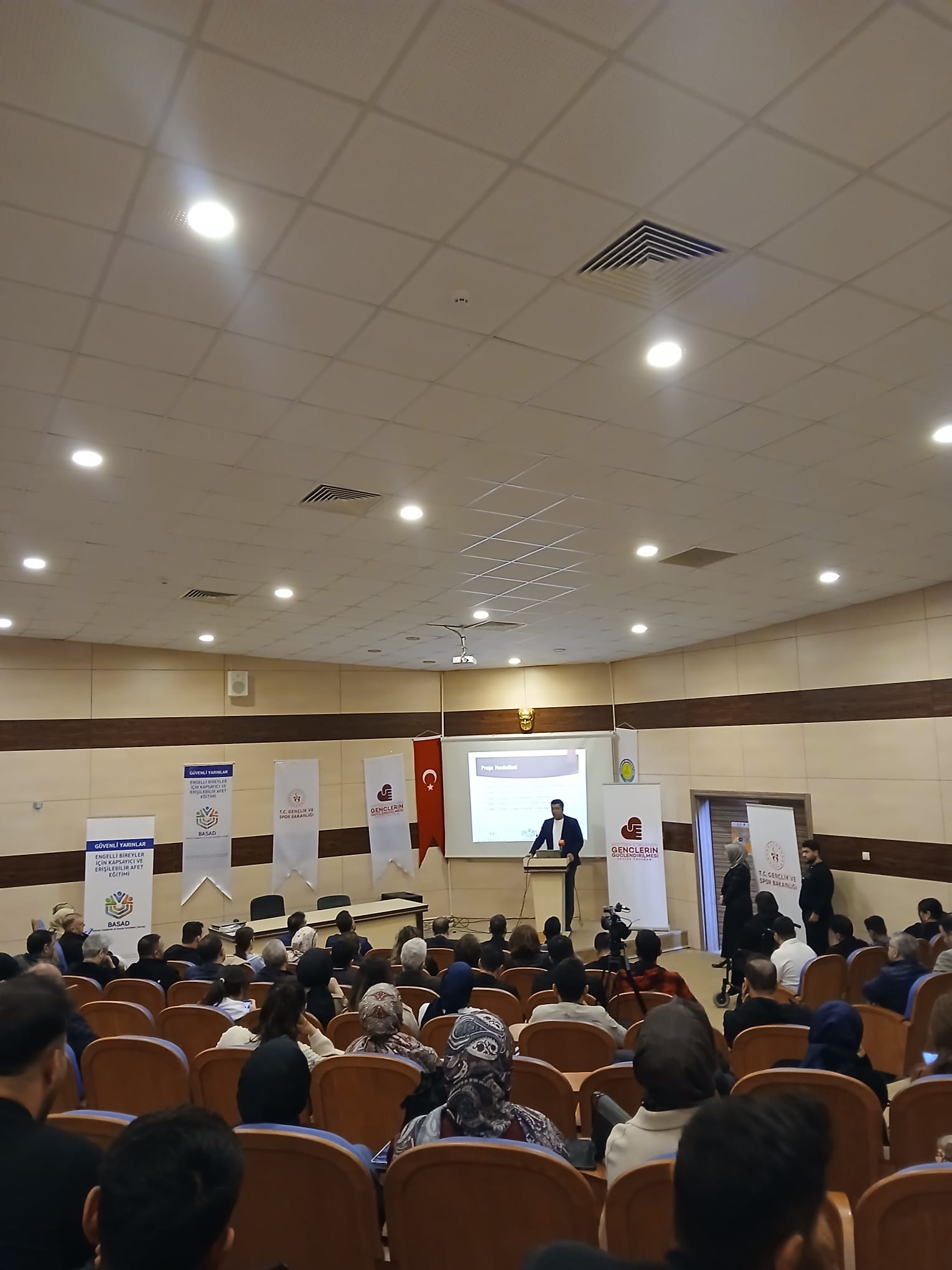 GÜVENLİ YARINLAR, ENGELLİ BİREYLER İÇİN KAPSAYICI VE ERİŞİLEBİLİR AFET EĞİTİMİ